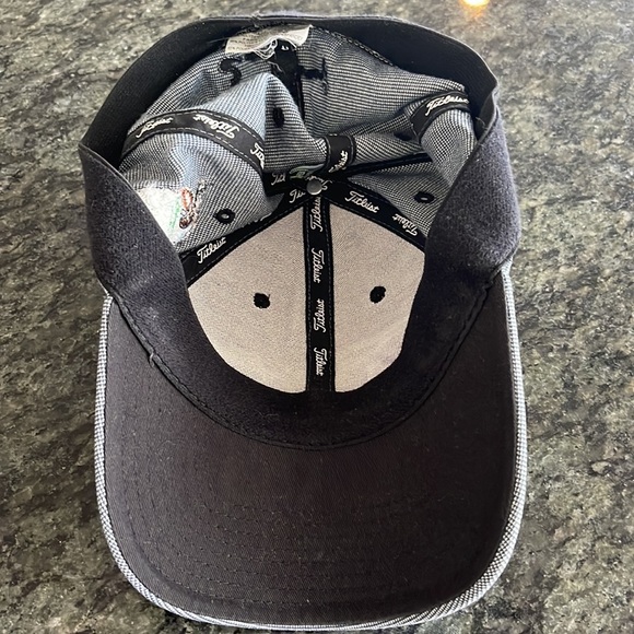 ⛳️Classic Titleist navy blue & white baseball golf hat L/XL. Excellent condition - Picture 5 of 7